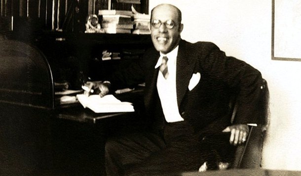 Documento destinado a Manuel Bandeira, datado de 7 de abril de 1928, foi liberado na quinta (18) pela Fundação Casa de Rui Barbosa, no Rio, por determinação da Controladoria-Geral da República (CGU); "Si agora toco neste assunto em que me porto com absoluta e elegante discrição social, tão absoluta que sou incapaz de convidar um companheiro daqui a sair sozinho comigo na rua [...] e si saio com alguém é porque esse alguém me convida, si toco no assunto, é porque se poderia tirar dele um argumento para explicar minhas amizades platônicas, só minhas", diz 