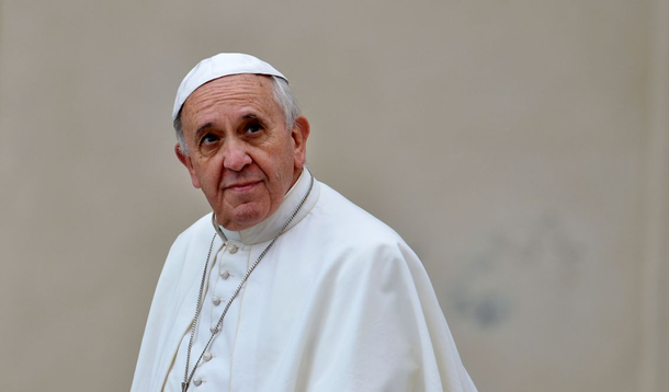 Ao sobrevoar o território brasileiro, o papa Francisco saudou nessa quarta (8) a presidente Dilma Rousseff e enviou uma mensagem aos brasileiros; por volta das 16h20, ele estava próximo à cidade amazonense de Nova Vida, enquanto fazia o trajeto da Bolívia para o Paraguai; no recado, Francisco disse renovar a “aproximação e afeto pelo povo brasileiro”, para o qual pediu a Deus “abundantes graças”