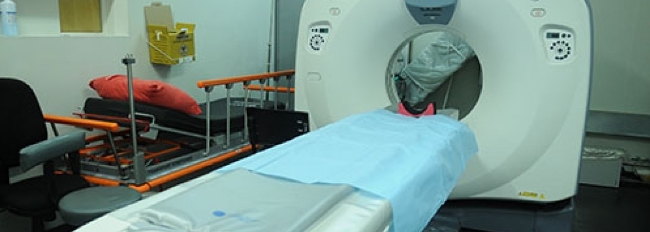 Em dezembro de 2014, o órgão federal reembolsou ao Distrito Federal R$ 27,2 milhões; em março deste ano (último balanço da secretaria), foram R$ 33,5 milhões; a soma dos valores faturados nos três primeiros meses de 2015 com exames, internações, consultas com especialistas e outros serviços chegou a R$ 87,6 milhões; esse acréscimo na arrecadação mensal foi resultado do treinamento de servidores para registrar de maneira correta e eficiente os procedimentos médicos passíveis de restituição pelo SUS