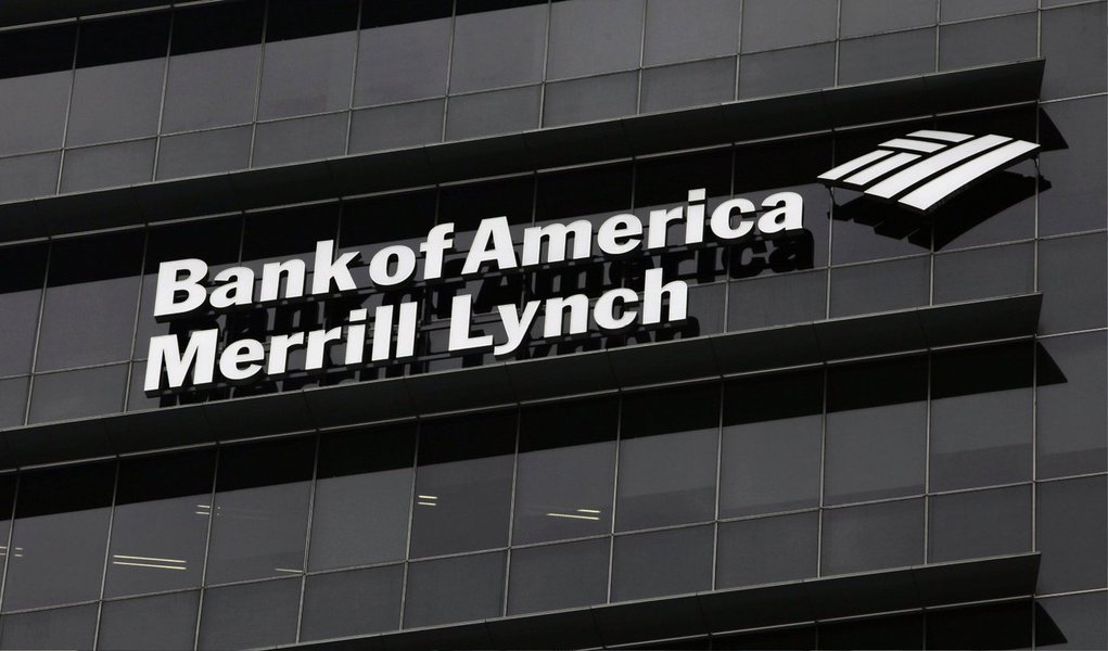 Uma retomada das ofertas de ações no segundo semestre pode ser o próximo passo da normalização do mercado brasileiro de capitais, após várias empresas do país terem emitido dívida no exterior, disse um executivo do Bank of America Merrill Lynch; "O mercado de dívida corporativa já começou a voltar, o próximo passo pode ser as ofertas de ações", disse o chefe de banco de investimentos do BofA Merrill Lynch no país, Hans Lin; declaração vem após sete companhias do país terem acessado o mercado global de dívida nas últimas semanas, pondo fim a um jejum de mais de seis meses diante do cenário de recessão interna e crise política