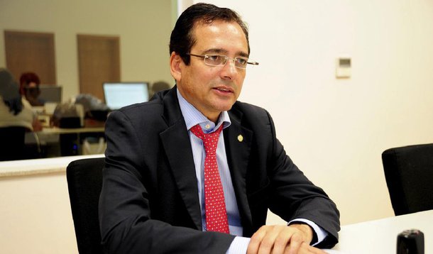 Transitou em julgado nesta quarta (19) a decisão do Supremo Tribunal Federal que confirmou o sepultamento da operação Satiagraha; em junho deste ano, em decisão monocrática, o ministro Luiz Fux negou recurso da Procuradoria-Geral da República contra a decisão do Superior Tribunal de Justiça que anulou as investigações por ilegalidades na coleta de provas; na decisão que negou seguimento ao recurso, o ministro Fux classificou o pedido de “manifestamente incognoscível”, principalmente por intempestividade; também transitou em julgado a condenação do delegado e ex-deputado federal Protógenes Queiroz (PCdoB-SP), responsável pela operação, pela prática de violação de sigilo funcional qualificada