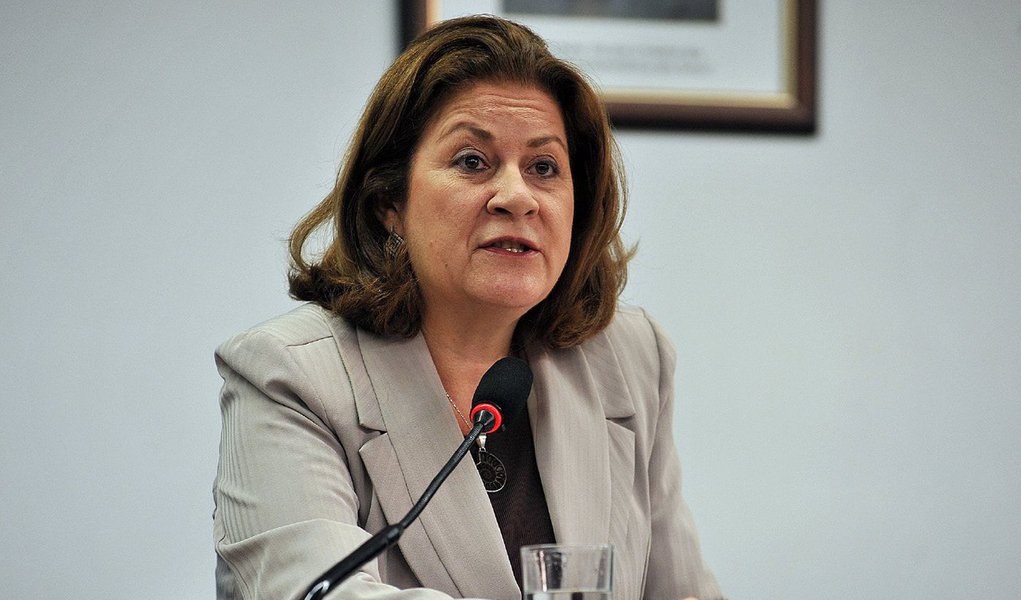 Presidente do banco, Miriam Belchior, assinou nesta terça-feira 18 convênio com a Anfavea, o Sindipeças e a Fenabrave com o objetivo de oferecer condições de apoio ao desenvolvimento de toda a cadeia produtiva; pelo acordo, a Caixa disponibilizará linhas de crédito para antecipação de contratos firmados entre o fornecedor e a montadora, de modo a suprir a necessidade de capital de giro