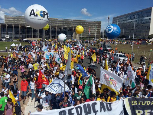 Nossos mais de 30 milhões de jovens estão lutando para sobreviver, não para derrubar um governo democraticamente eleito