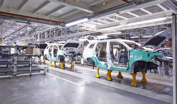 Entre as ações que serão anunciadas nesta quinta-feira pelo governo constam melhores condições para exportações de veículos, para ajudar o setor automotivo a reduzir os estoques nos pátios das montadoras; antes do anúncio, ministros da área econômica e representantes dos bancos públicos e do setor automotivo vão se reunir no Palácio do Planalto para negociar os termos finais das medidas