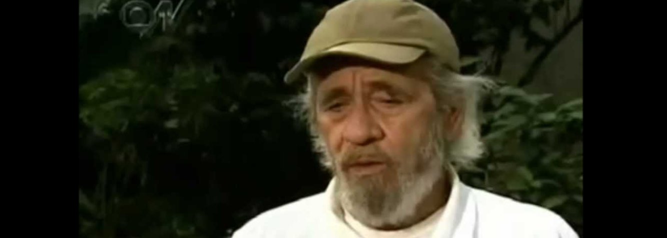 Jornalista e escritor Vitor Nuzzi conta que em 1973 houve uma negociação para o retorno de Vandré do exílio ao Brasil; "Ele estava no exílio um pouco doente, e a família começou a negociar com o governo militar, para que ele pudesse voltar ao Brasil sob algumas condições. Uma dessas condições foi uma entrevista forjada, que saiu no Jornal Nacional, um mês depois do retorno de fato dele ao Brasil. Ele voltou em julho de 1973, e em agosto, o programa divulgou uma matéria como se ele estivesse voltando naquele momento. As perguntas foram previamente selecionadas pelos próprios agentes federais, para que ele falasse que não tinha ligação com nenhum grupo político, que ele teria sido usado nos anos 60, ele só queria fazer canções de amor, e que esperava se integrar à realidade brasileira"