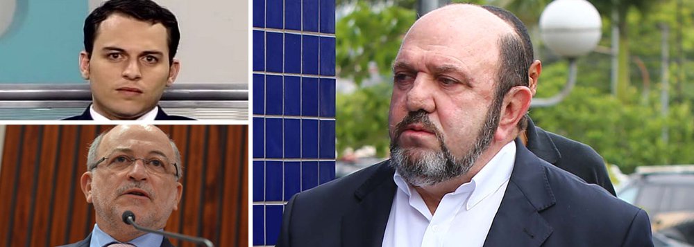 Advogado Tiago Cedraz, acusado pela Lava Jato de traficar influência na corte que o pai, Aroldo Cedraz, preside, fazia questão de não registrar suas idas à empreiteira UTC, do delator Ricardo Pessoa; ele retirava as baterias do celular durante conversas acreditando na máxima hollywoodiana de que isso impediria que eventual investigador acompanhasse suas conversas com algum tipo de dispositivo espião instalado em seu aparelho; seu problema foi a extrema organização de Pessoa, que repassou à Justiça uma cópia de sua detalhada agenda