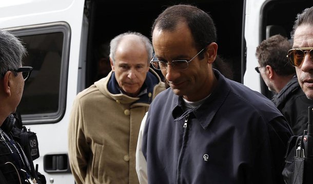 Papéis da empresa de Marcelo Odebrecht eram negociados a 80,6% de seu valor inicial, que é de US$ 100, na última sexta-feira; no dia 19, dia da prisão na Lava Jato, patamar era de 85%; a queda da Andrade Gutierrez, de Otavio Azevedo, foi ainda maior: de 85% para 77% do valor de face, também de US$ 100