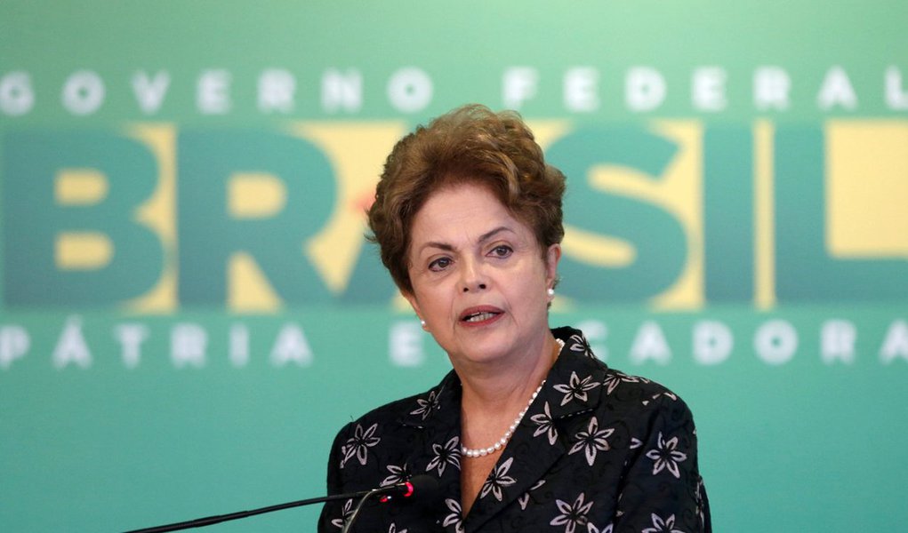 “Sua aprovação [do projeto] geraria impacto financeiro de R$ 25,7 bilhões para os próximos quatro anos, ao fim dos quais passaria dos R$ 10 bilhões por exercício. Um impacto dessa magnitude é contrário aos esforços necessários para o equilíbrio fiscal na gestão de recursos públicos”, argumentou a presidente ao justificar o veto do projeto de lei que reajusta os salários dos servidores do Poder Judiciário em até 78,56%