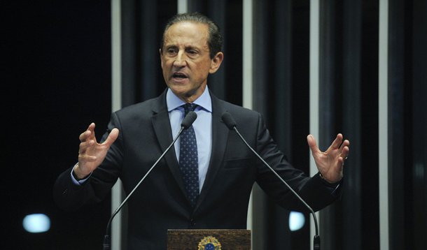 "A indústria ajustou seus custos e preços com base na Lei [atual sobre a desoneração da folha de pagamento] que entrou em vigor em novembro de 2014 e alterar essa Lei é deteriorar ainda mais a competitividade da economia brasileira e a geração de empregos", diz o presidente da Fiesp; no Senado, ele defendeu hoje que "é preciso assegurar igualdade entre trabalhadores terceirizados e contratados diretamente"