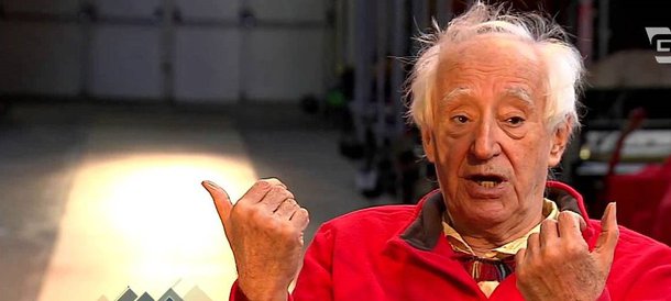 O dramaturgo José Celso Martinez Corrêa, fundador do Teatro Oficina Uzyna Uzona, faz uma análise do atual cenário político brasileiro, em vídeo; ele critica o ódio e o fascismo contra a presidente Dilma Rousseff e cobra uma mudança de posição do senador Aécio Neves (PSDB); para ele, o Brasil "está tomado por um delírio fascista"