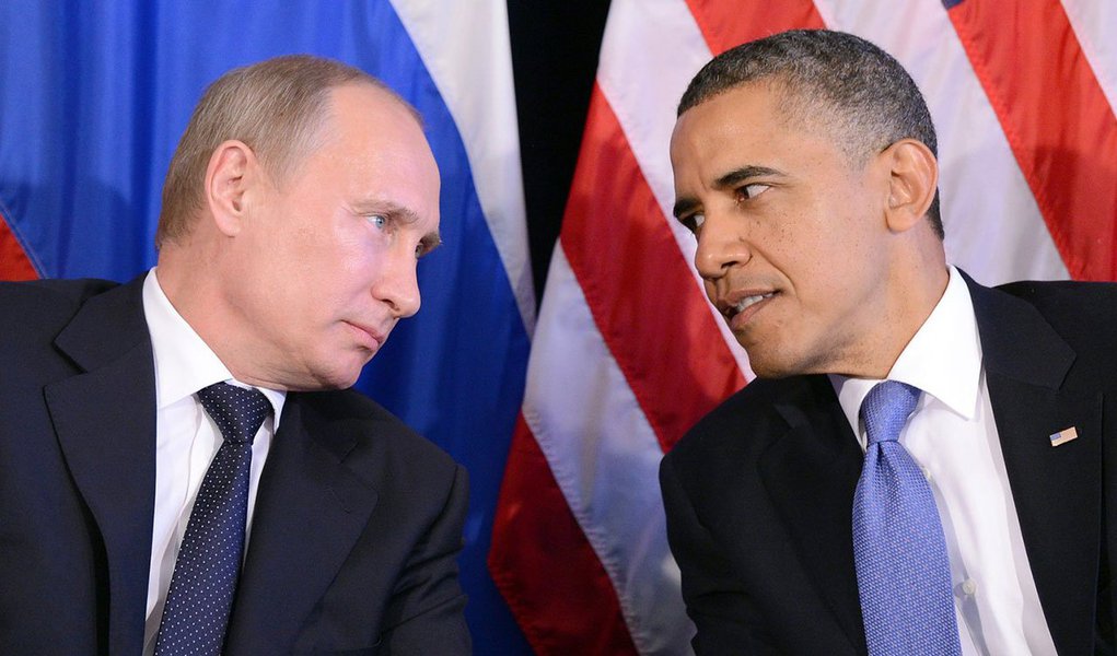 O presidente russo, Vladimir Putin, pregou o diálogo com os EUA baseado no tratamento equânime e respeito mútuo, em uma mensagem de congratulação ao presidente norte-americano, Barack Obama, por ocasião do Dia da Independência dos EUA; segundo Putin, a relação entre os dois países continua a ser crucial para resolver as crises globais; os dois países possuem desentendimentos a respeito da guerra na Ucrânia, assuntos de defesa e democracia