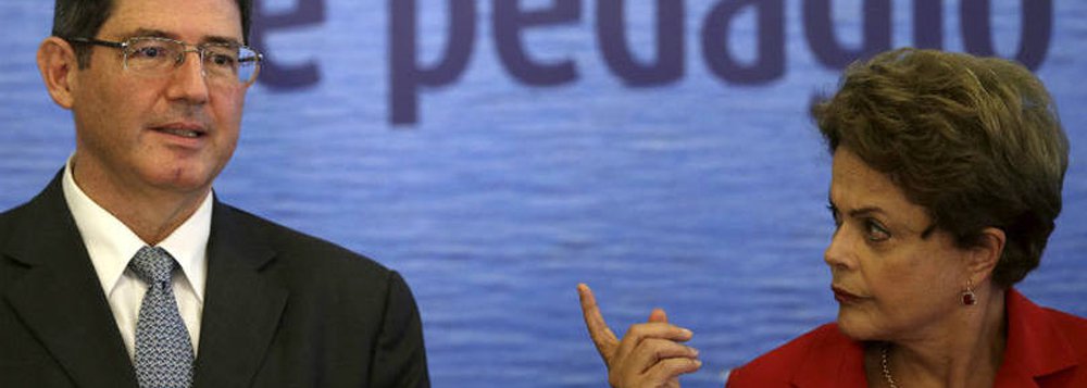 Redução da meta de superávit primário de R$ 66,3 bilhões, o equivalente a 1,1 por cento do Produto Interno Bruto (PIB), será anunciada nesta quarta-feira, segundo as autoridades; em contrapartida, equipe econômica de Joaquim Levy planeja anunciar novos cortes no Orçamento para mostrar compromisso com a austeridade