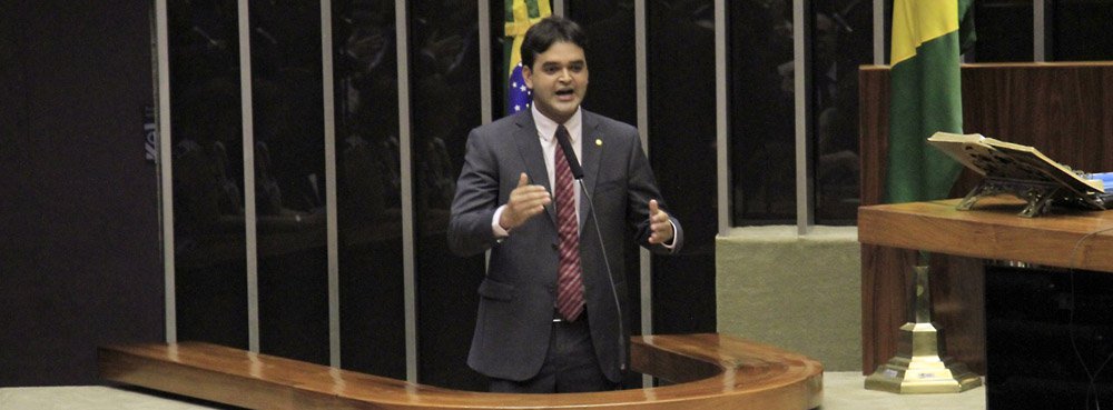 Um projeto de lei para criação da Área de Livre Comércio de São Luís deu seu primeiro passo; PL foi aprovado por unanimidade na Comissão de Integração Nacional e Desenvolvimento Regional da Câmara dos Deputados; a votação foi comemorada pelo vice-líder do PCdoB Rubens Pereira Jr (MA); "Esse projeto visa promover o desenvolvimento regional e, consequentemente, o aumento do emprego e renda dos maranhenses", afirmou Rubens Jr. (Foto: Leonardo Lucena) Um projeto de lei para criação da Área de Livre Comércio de São Luís deu seu primeiro passo; PL foi aprovado por unanimidade na Comissão de Integração Nacional e Desenvolvimento Regional da Câmara dos Deputados; a votação foi comemorada pelo vice-líder do PCdoB Rubens Pereira Jr (MA); "Esse projeto visa promover o desenvolvimento regional e, consequentemente, o aumento do emprego e renda dos maranhenses", afirmou Rubens Jr.