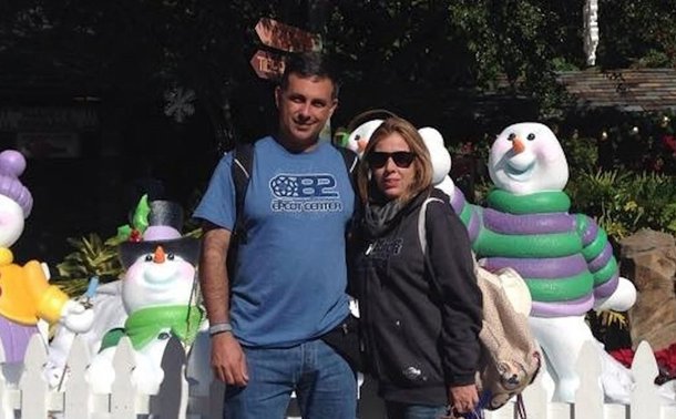 A Polícia Civil do Distrito Federal informou que a professora de artes Cristiana Cerqueira, que está presa, pagou R$ 15 mil ao filho da ex-empregada da sua irmã para assassinar o coronel do Exército Sérgio Murilo Cerqueira, com quem era casada; o valor seria pago com entrada de R$ 1 mil e o restante dividido em duas vezes; Cristiana nega a acusação; Cristiana e  Cerqueira estavam em processo de separação, e a morte teria sido planejada para que ela recebesse uma pensão de R$ 10 mil, ao invés de R$ 2 mil, valor que teria deixado a docente insatisfeita