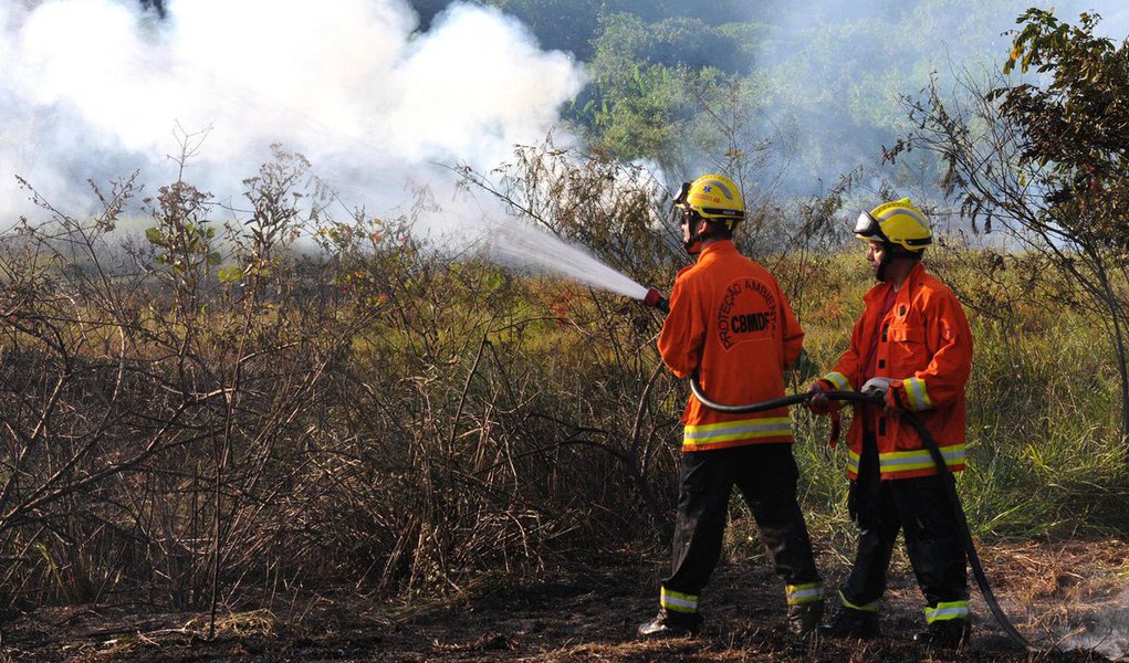 A medida foi efetivada em consequência da seca e prevê que as instituições participantes do Plano de Prevenção e Combate a Incêndios Florestais executem as medidas necessárias para minimizar as ocorrências e os efeitos das queimadas; de acordo com o Instituto Nacional de Meteorologia, o período de seca vai de maio a setembro, mas a situação tende a ser mais preocupante em junho, julho e agosto, quando quase não há registros de chuva