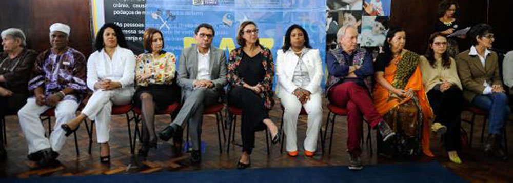 O órgão será criado até o fim do ano; o anúncio pela secretária estadual de Assistência Social e Direitos Humanos, Teresa Cristina Cosentino, durante a posse dos novos integrantes do Grupo de Trabalho de Enfrentamento à Intolerância e Discriminação Religiosa; segundo ela, o conselho "será um órgão deliberativo"; "Então, as políticas públicas vão emanar de fato da sociedade civil, dos movimentos que estão na rua, que sentem diariamente o que é o preconceito, a intolerância religiosa"