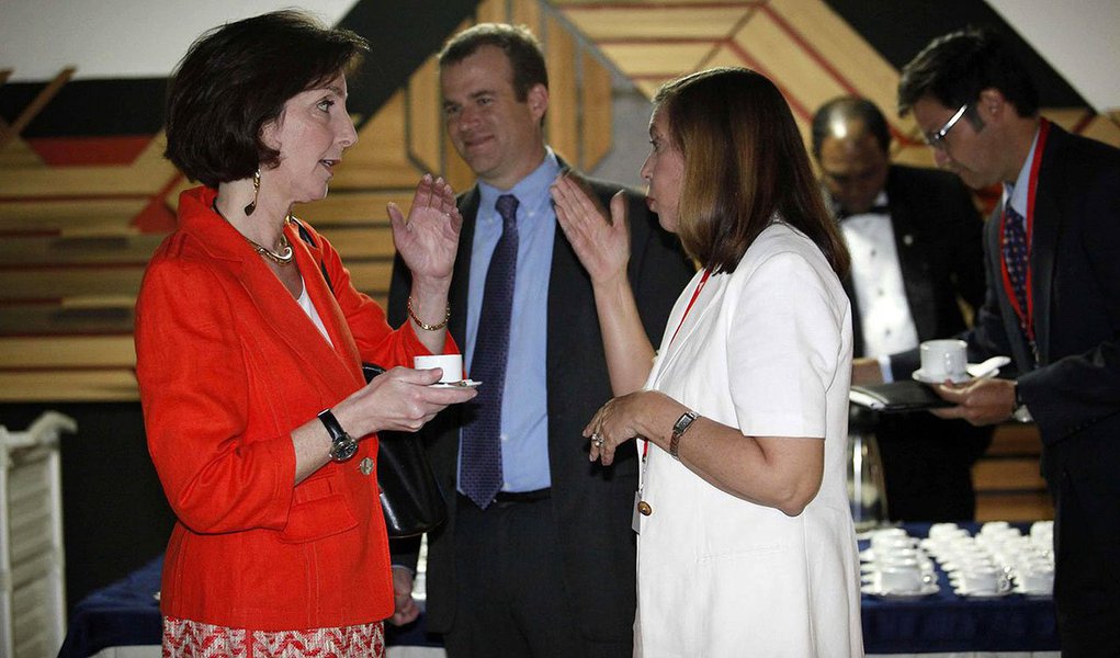 O Departamento de Estado dos Estados Unidos anunciou a quarta rodada de negociações com Cuba no dia 21 de maio quando será discutido o restabelecimento de relações diplomáticas e a reabertura de embaixadas em Washington e Havana; Estados Unidos e Cuba romperam relações diplomáticas em 1961