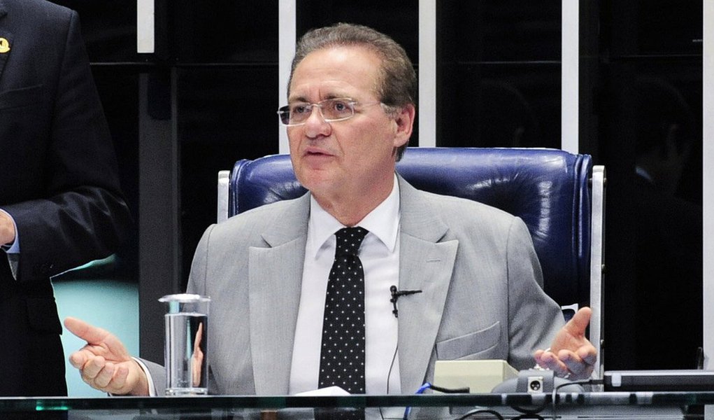 Presidente do Senado, Renan Calheiros (PMDB-AL), afirmou que irá apresentar uma Proposta de Emenda à Constituição (PEC) visando a criação de uma autoridade fiscal independente que terá com missão principal realizar o acompanhamento das políticas econômicas do governo; "Amanhã mesmo eu vou apresentar uma PEC que cria a autoridade fiscal independente para fazer um acompanhamento durante a execução da política fiscal, para não acontecer essas coisas com as quais nós estamos tendo que conviver, pedaladas", disse