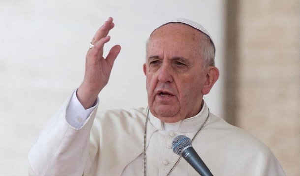 O papa Francisco pediu aos bósnios neste sábado que busquem harmonia étnica e religiosa duradoura para curar as profundas feridas remanescentes da guerra de 1992 a 1995, que devastou a antiga república iugoslava; "O choro das pessoas de Deus sobe mais uma vez a partir dessa cidade, o choro de todos os homens e mulheres de boa vontade: guerra nunca mais", afirmou, em missa para cerca de 65 mil pessoas no estádio da cidade que já foi símbolo de diversidade étnica e religiosa na Iugoslávia socialista