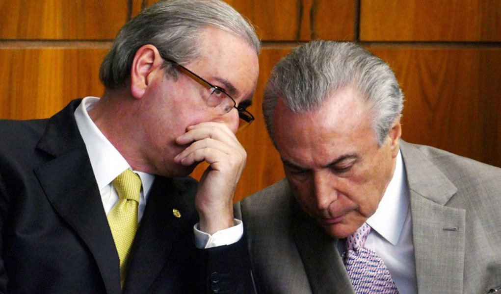 Vice-presidente Michel Temer convidou o presidente da Câmara para uma reunião com ele e o comandante do Senado, Renan Calheiros (PMDB-AL), para discutir a Agenda Brasil; o encontro deve ser na segunda-feira; “O governo tem de reunificar o país para superar a crise. Nosso primeiro desafio é unir Senado e Câmara para encontrar saídas para retomar o crescimento”, disse Temer 