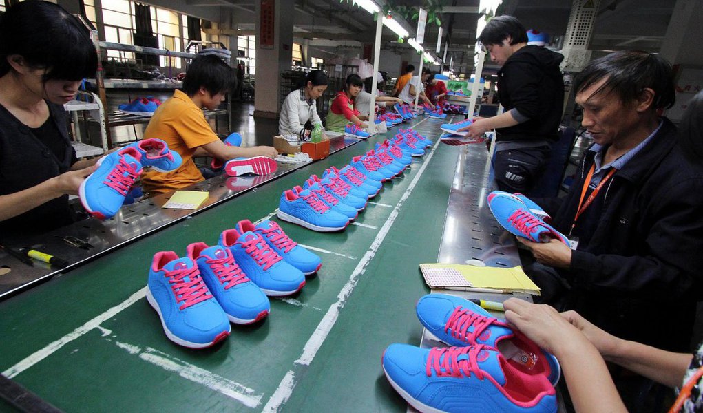 Índice registra a maior queda em quatro meses, resultado bastante pior que o esperado, e reforça expectativas de que Pequim será forçada a fornecer mais estímulos para amparar a segunda maior economia do mundo; importações também caíram acentuadamente em relação a um ano antes, em linha com previsões do mercado, mas sugerindo que a demanda doméstica pode estar muito débil para compensar a demanda global mais fraca pelas exportações chinesas