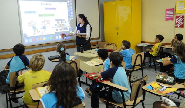 Setor caiu pelo nono mês seguido, ao fechar novembro em -4,6%, segundo análise feita pela Confederação Nacional do Comércio de Bens, Serviços e Turismo (CNC); em 2014, o setor deverá registrar queda superior a 2,5% no resultado acumulado