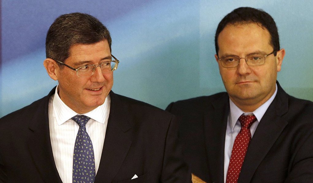 Ministro da Fazenda reafirmou que não há divergências entre ele e o ministro do Planejamento, Nelson Barbosa; especulações sobre um possível desentendimento começaram na semana passada, após Joaquim Levy não ter comparecido ao anúncio do contingenciamento do Orçamento de 2015; "Tentar ficar fazendo clima - e vou usar a expressão futebolística - tentar criar clima de Fla X Flu, não cola. Não cola essa história", disse