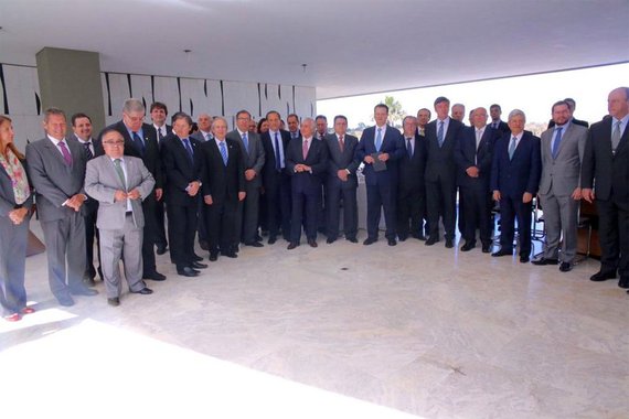 Vice-presidente da República recebe nesta terça-feira 44 empresários da Fiesp e da Ciesp, liderados por Paulo Skaf, com quem debate uma alternativa ao fim da medida que desonera a folha de pagamento, aumentando as alíquotas sobre a receita bruta das empresas de 56 setores da economia; proposta deve ser votada hoje no Senado