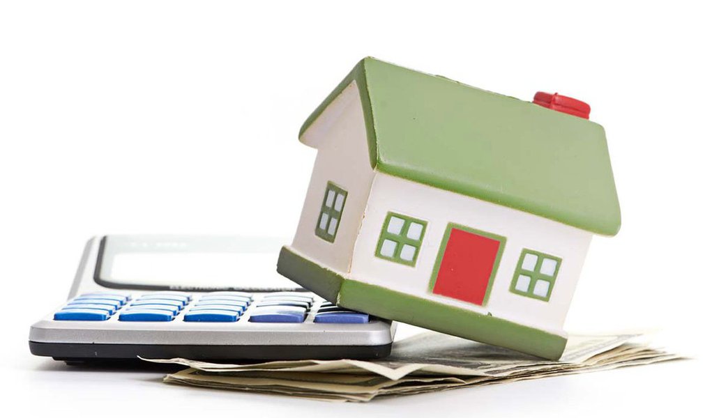 De acordo com o índice FipeZap Ampliado divulgado nesta quarta-feira, o preço médio do metro quadrado de apartamentos prontos anunciados em 20 cidades brasileiras teve alta de 0,39 por cento em abril em relação a março, resultado abaixo da inflação pelo sexto mês seguido; Brasília (-0,09 por cento) e Vitória (-0,27 por cento) foram as duas únicas cidades com queda nos preços no período