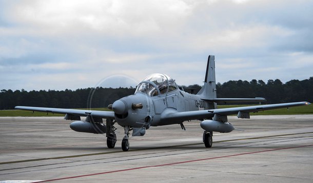 "O contrato inclui apoio logístico para a operação destas aeronaves, assim como a instalação de sistema de treinamento de pilotos e mecânicos em Gana a fim de tornar a Força Aérea de Gana autônoma na formação de pessoal qualificado", disse a fabricante brasileira de aeronaves em comunicado