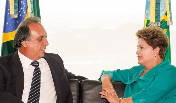 O governador do Rio de Janeiro, Luiz Fernando Pezão, vai entregar na quarta (28) à presidente Dilma Rousseff, em Brasília, um plano para reduzir as consequências da estiagem no estado; de acordo com o governo estadual, o trabalho foi feito por técnicos da Companhia Estadual de Águas e Esgotos (Cedae) e da Secretaria de Estado do Ambiente; o governador vai mostrar também à presidente um programa de reflorestamento das margens dos rios Paraíba do Sul e Guandu e o projeto de saneamento da região metropolitana do Rio