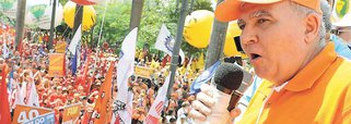 "Mantemos a mesma posição. As centrais não querem aceitar paliativos. Queremos que o governo retire as medidas ou vamos discuti-las no Congresso", afirma Miguel Torres, presidente da Força, sobre as medidas provisórias 664 e 665, anunciadas no final do ano passado pelo governo federal, que alteram regras para benefícios sociais como pensão, auxílio-doença e seguro-desemprego