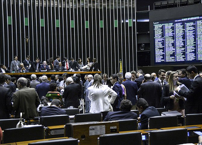 Vagabunda e comunista são termos usados pelos torturadores que nos infernizaram durante a desgraçada ditadura civil-militar terrorista, exatamente com o objetivo de destruir os trabalhadores