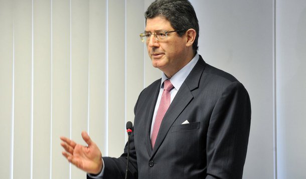 Proposta orçamentária que o governo vai encaminhar ao Congresso até 31 de agosto prevê alta de tributos e redução de despesas obrigatórias; a equipe econômica de Joaquim Levy trabalharia com uma previsão modesta de crescimento do PIB de 0,5%; o governo também vai apresentar aos parlamentares o Plano Plurianual, para reestruturar os gastos públicos 