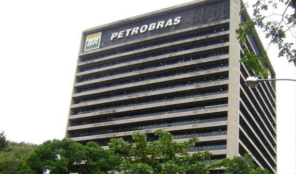 A Petrobras informou nesta segunda (13) que seu Conselho de Administração vai se reunir no dia 22 de abril para apreciar as demonstrações contábeis auditadas do 3º trimestre e do ano de 2014, ambas com publicação atrasada em meio a investigações sobre esquema de corrupção envolvendo a estatal