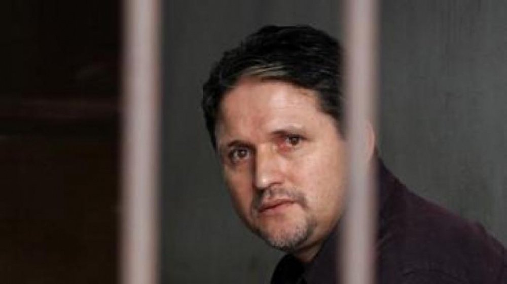 O brasileiro Marco Archer Cardoso Moreira, de 53 anos, foi executado por fuzilamento às 15h30 deste sábado (17), horário de Brasília, na Indonésia; a confirmação foi dada por Tony Spontana, porta-voz da Procuradoria-Geral do país asiático; ele morreu dentro do complexo de prisões de Nusakambangan, em Cilacap, a 400 km da capital Jacarta; um médico atestou a morte; Acher é o primeiro brasileiro na história executado por pena de morte; execução deve provocar mudanças na relação entre Brasil e Indonésia