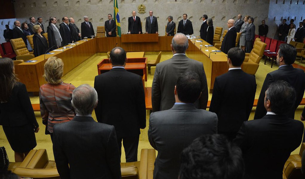 Na cerimônia que marcou a abertura do ano judiciário de 2015, o presidente do Supremo Tribunal Federal, ministro Ricardo Lewandowski, defendeu "eficácia" diante do número de processos e ainda uma atuação que busque julgar casos "de maior impacto social"; participaram da solenidade o ministro da Justiça, José Eduardo Cardozo, representando a presidente da República, Dilma Rousseff, o presidente da Câmara dos Deputados, Eduardo Cunha, e o senador Jorge Viana, representando o Senado Federal, entre outras autoridades