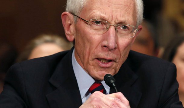  A inflação nos Estados Unidos está "muito baixa", mas apenas temporariamente, e a economia quase já alcançou o pleno emprego, disse o vice-presidente do Federal Reserve, Stanley Fischer; "Tem a ver com a queda no preço do petróleo. Tem a ver com o declínio nos preços de matérias-primas. Estas são coisas que vão se estabilizar em algum momento", disse; "Estamos em uma situação com ... quase pleno emprego mas inflação muito baixa", completou
