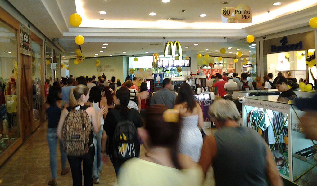 Segundo levantamento realizado pelo GuiaBolso, o Distrito Federal é a unidade do País que possui maior índice de saúde financeira, seguido por Pernambuco e Rio de Janeiro. Para elaboração do ranking, foram avaliadas as contas de 16.606 usuários no mês de abril com três critérios: fluxo de caixa, sendo que quanto mais dinheiro sobrasse, maior era a pontuação; cheque especial, que dá maior pontuação quando for menos utilizado; e investimentos, segundo a quantidade de aplicações financeiras realizadas