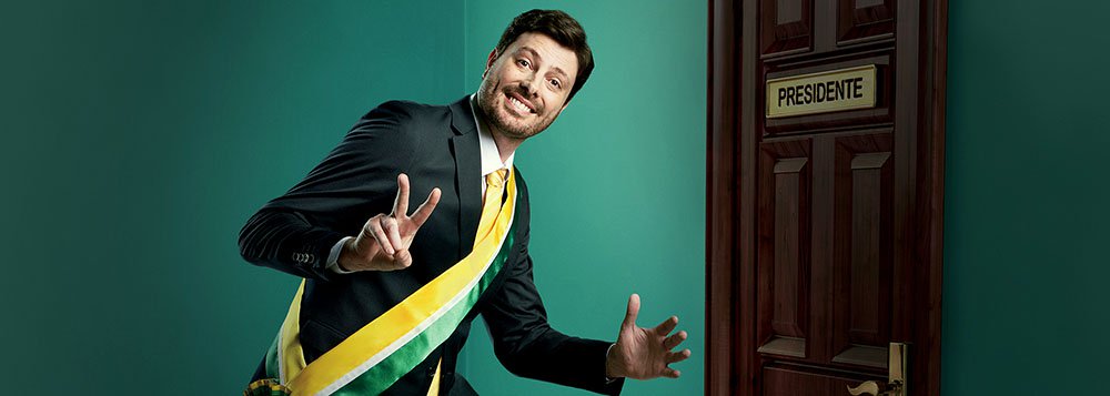 Na série “Politicamente Incorreto”, o comediante fazia o papel de Atílio Pereira, um deputado filiado ao fictício PDU, que, entre picaretagens, dormia no plenário e xingava assessores; a música tema do programa era do assistente de palco de Gentili no SBT, Roger Moreira, do Ultraje; chama-se “Filho da Puta”