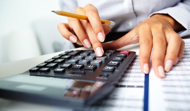 Índice Geral de Preços do Mercado (IGP-M) ficou em 0,41% em maio, apresentando queda em relação a abril quando o índice foi 1,17%; taxa de maio é superior a de igual mês do ano passado, que era 0,13%; no acumulado de 12 meses, a variação, que serve de base de cálculo para a correção da maioria dos contratos de aluguel, o IGP-M ganhou força e chegou a 4,11
