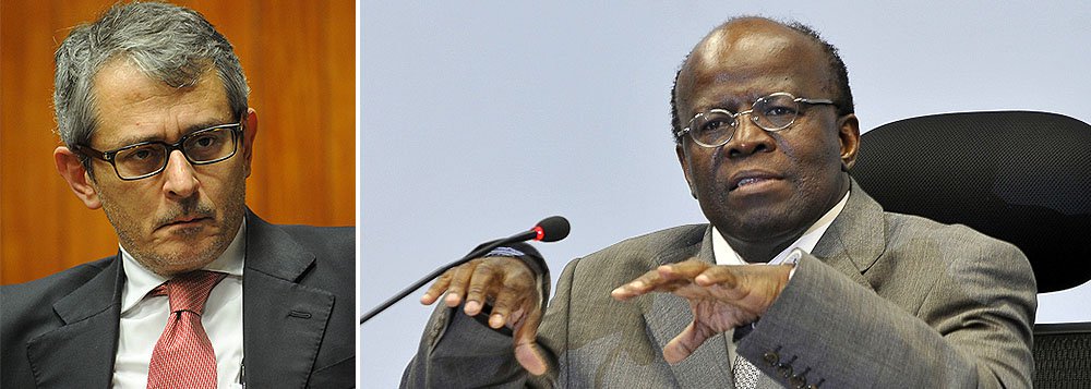 No papel de critico interno do jornal por um dia, o ex-presidente do Supremo Tribunal Federal Joaquim Barbosa diz que publicação de Otavio Frias erra ao tentar se mostrar neutra e reclama da ausência do “olhar do negro, do mulato e de outros grupos”: “É como se o jornal e os seus colunistas se dirigissem exclusivamente às classes média alta e alta, supostamente caucasiana, a que muitos jornalistas equivocadamente julgam pertencer”