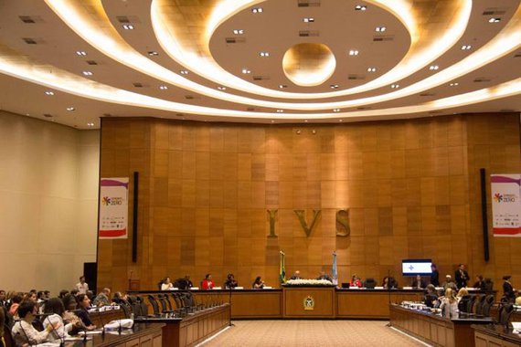 Magistrados, autoridades governamentais e lideranças de movimentos sociais participaram do seminário "Discriminação Zero", para discutirem formas de combate à discriminação, com o objetivo de lutar pelo direito da sociedade a uma vida com dignidade, independente da origem, orientação sexual, identidade de gênero ou raça; o evento contou, ainda, com as participações da fundadora da Sociedade Viva Cazuza, Lucinha Araújo, da atriz e poetisa Elisa Lucinda e da cantora e atriz transexual Jane de Castro, que abriu o seminário interpretando o Hino Nacional