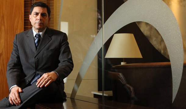 Presidente do Bradesco, Luiz Carlos Trabuco, indicou que espera retomada da economia em 2016: "Economia são ciclos e contraciclos. A gente vive num momento de contraciclo do crescimento, não é um ano de PIB, mas, passados os tempos duros, virão os tempos maduros. A força das marés não foi revogada"; "Ontem saiu um ranking dos países que são preferência dos investidores, e o Brasil está em terceiro ou quarto lugar, porque o Brasil tem mercado interno e uma necessidade de investimento em infraestrutura como ninguém"