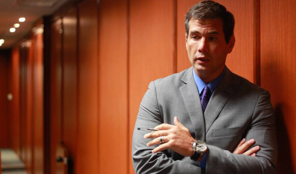 A Justiça do Rio acatou denúncia contra acusados de desviar ingressos da Copa do Mundo de 2014 para venda ilegal; o juiz Marcello Rubioli, do Juizado do Torcedor e dos Grandes Eventos, tornou réus 11 envolvidos no caso; todos são acusados de cambismo, desvio de ingresso para câmbio, lavagem de dinheiro, corrupção ativa, organização criminosa e crime tributário; o magistrado absolveu os réus do crime tributário, alegando que a denúncia apresentada sobre este tema não estava clara e devidamente fundamentada 