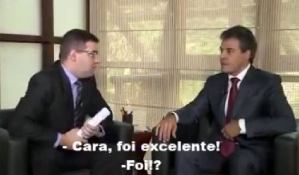 Governador conversou na terça-feira 28 com o jornalista Denian Couto, da TV e-Paraná, sobre a greve dos professores e servidores públicos no estado; no final da entrevista, sem saber que a conversa ainda estava sendo gravada, o repórter comentou: "Cara, foi excelente!"; Richa rebateu, satisfeito: "Foi?"