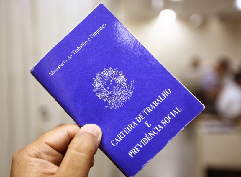 A Caixa Econômica Federal divulgou o valor do orçamento do Fundo de Garantia do Tempo de Serviço (FGTS) para 2015, que é R$ 74,76 bilhões; na área de habitação popular serão aplicados R$ 55,26 bilhões, em saneamento básico serão R$ 7,5 bilhões e em infraestrutura urbana, R$ 12 bilhões