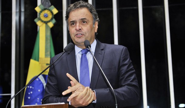 Senador tucano é líder nas intenções de voto para presidente em 2018, aponta o instituto Paraná Pesquisas, que sondou a opinião dos eleitores do Distrito Federal; Aécio Neves (PSDB) teria 40,3%, deixando o ex-presidente Lula em terceiro lugar, com 17,6%; Marina Silva ficaria em segundo, com 24,7%, e o deputado Eduardo Cunha (PMDB-RJ), presidente da Câmara, com 3,4%; numa disputa sem Aécio, Marina ficaria à frente de Lula