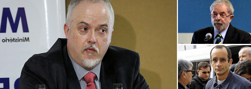 Procurador Carlos Fernando Lima ressalta que não há investigação envolvendo a pessoa do ex-presidente Lula: "Entre as empresas prestadoras de serviço investigadas está a de Lula. Agora, o método de lavagem de dinheiro é a prestação de serviços. No caso da Lils, sabemos que o ex-presidente faz palestras efetivamente”; sobre o Instituto Lula, defendeu cautela: "Vamos precisar analisar com cuidado esses valores e as motivações dadas para os pagamentos dessas doações"; ainda segundo ele, operação não denunciou à Justiça ainda nem 25% dos investigados; quanto ao bilhete de Marcelo Odebrecht a seus advogados, em que pede para ‘destruir email sondas’, ironiza: “Vamos investigar se houve atentado à lei penal ou ao português. Mas que houve algo estranho, houve”