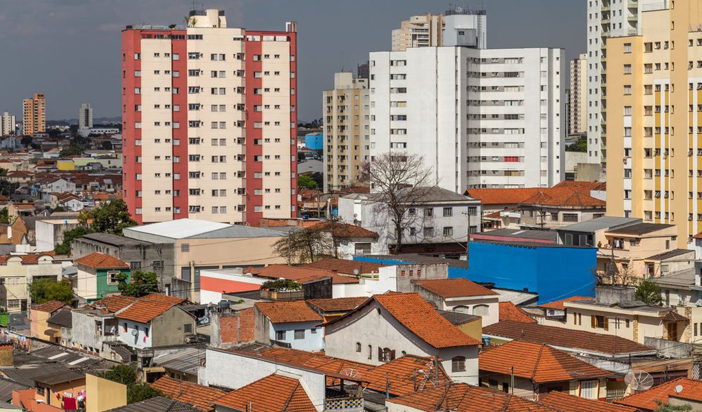 A alta do Índice Geral de Preços do Mercado (IGP-M) foi 0,98%, ante 0,28% em outubro, segundo a apuração feita pelo Instituto Brasileiro de Economia (Ibre) da Fundação Getulio Vargas (FGV); ele encerra novembro em alta de 3,66%, no acumulado de 12 meses